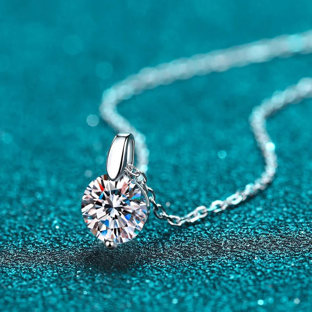 VVS1 D Round Cut Moissanite Pendant Necklace for Women-1