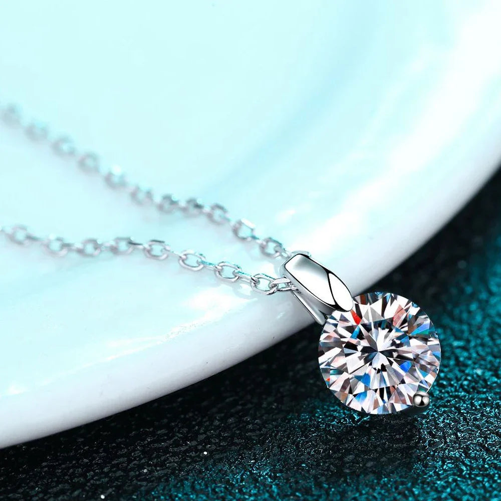 VVS1 D Round Cut Moissanite Pendant Necklace for Women-2