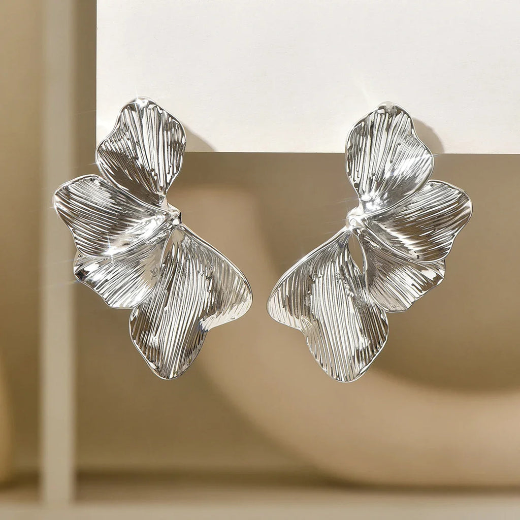Elegant Leaf Stud Earrings for Everyday Grace-5