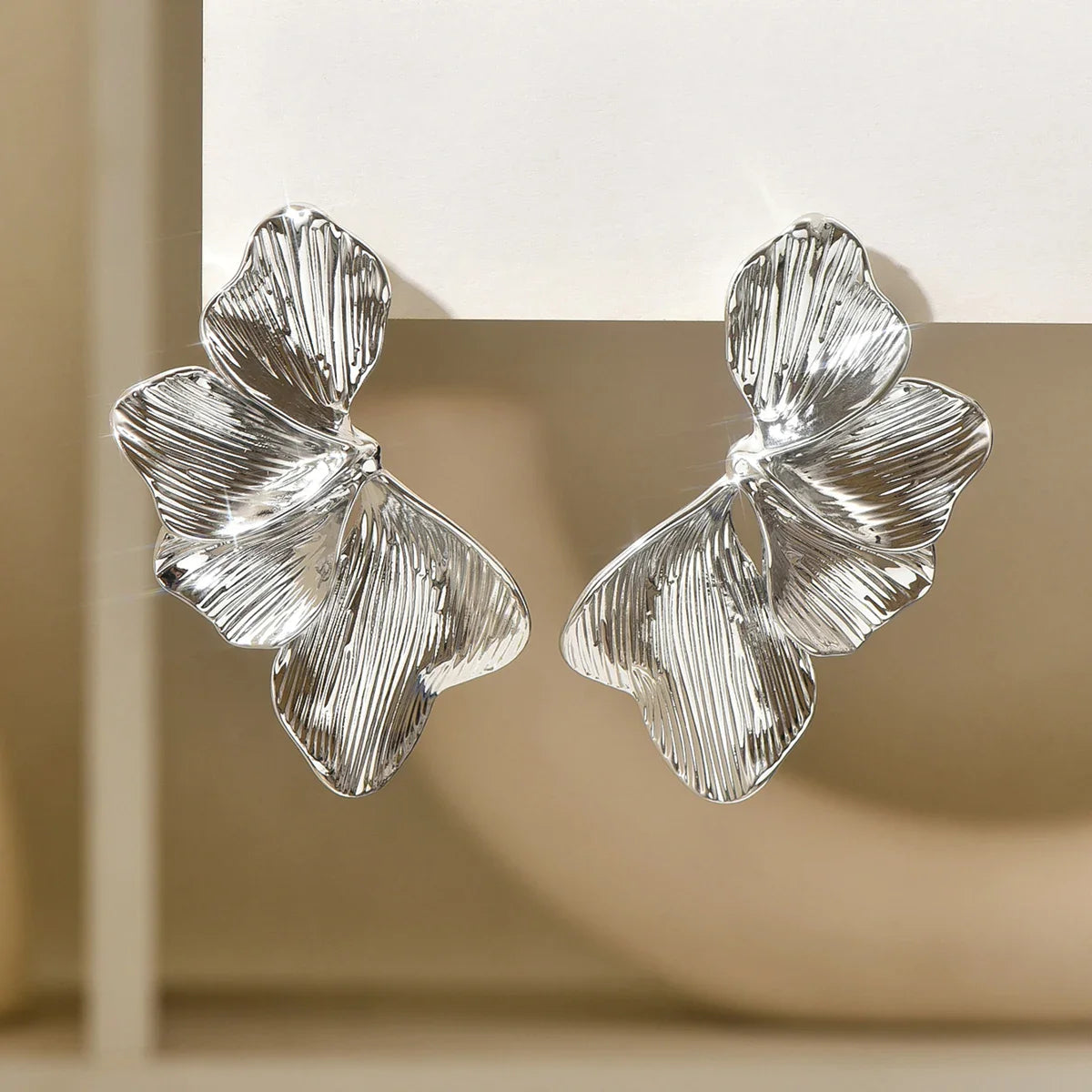 Elegant Leaf Stud Earrings for Everyday Grace-5