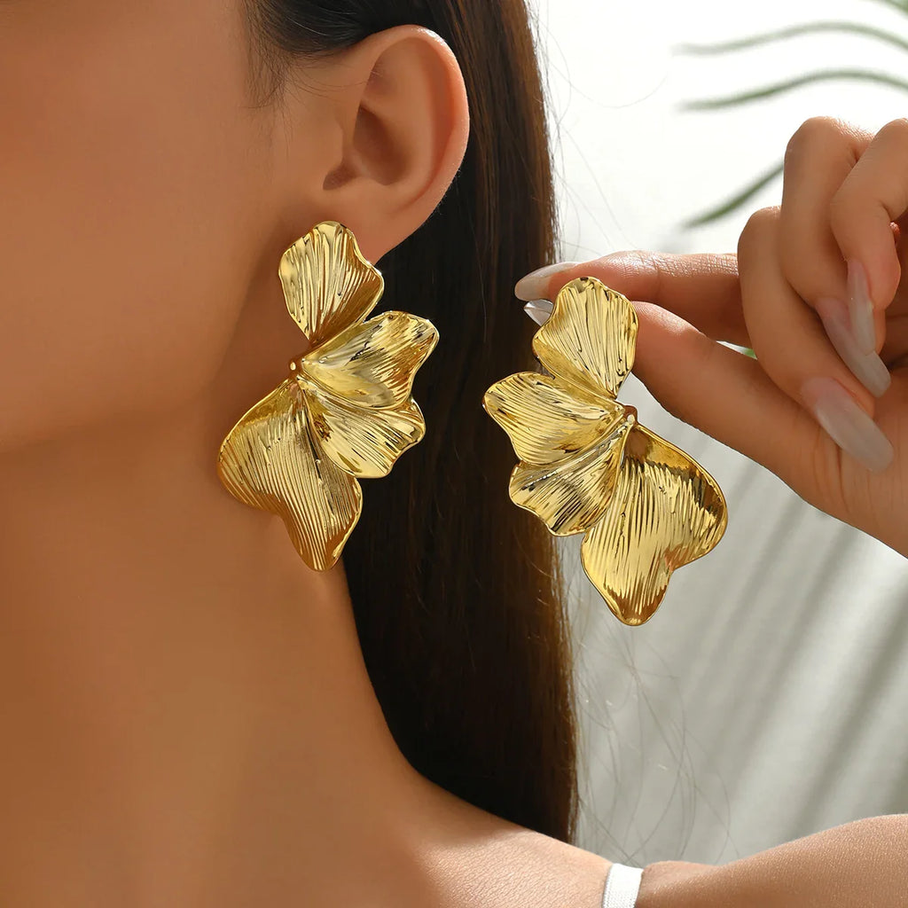 Elegant Leaf Stud Earrings for Everyday Grace-0