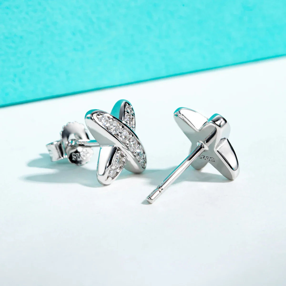 VVS1 D Color Moissanite Cross Stud Earrings-3